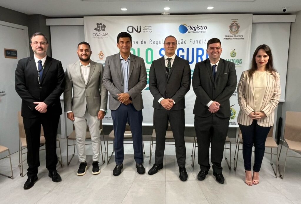 Solenidade Entrega de 700 títulos
