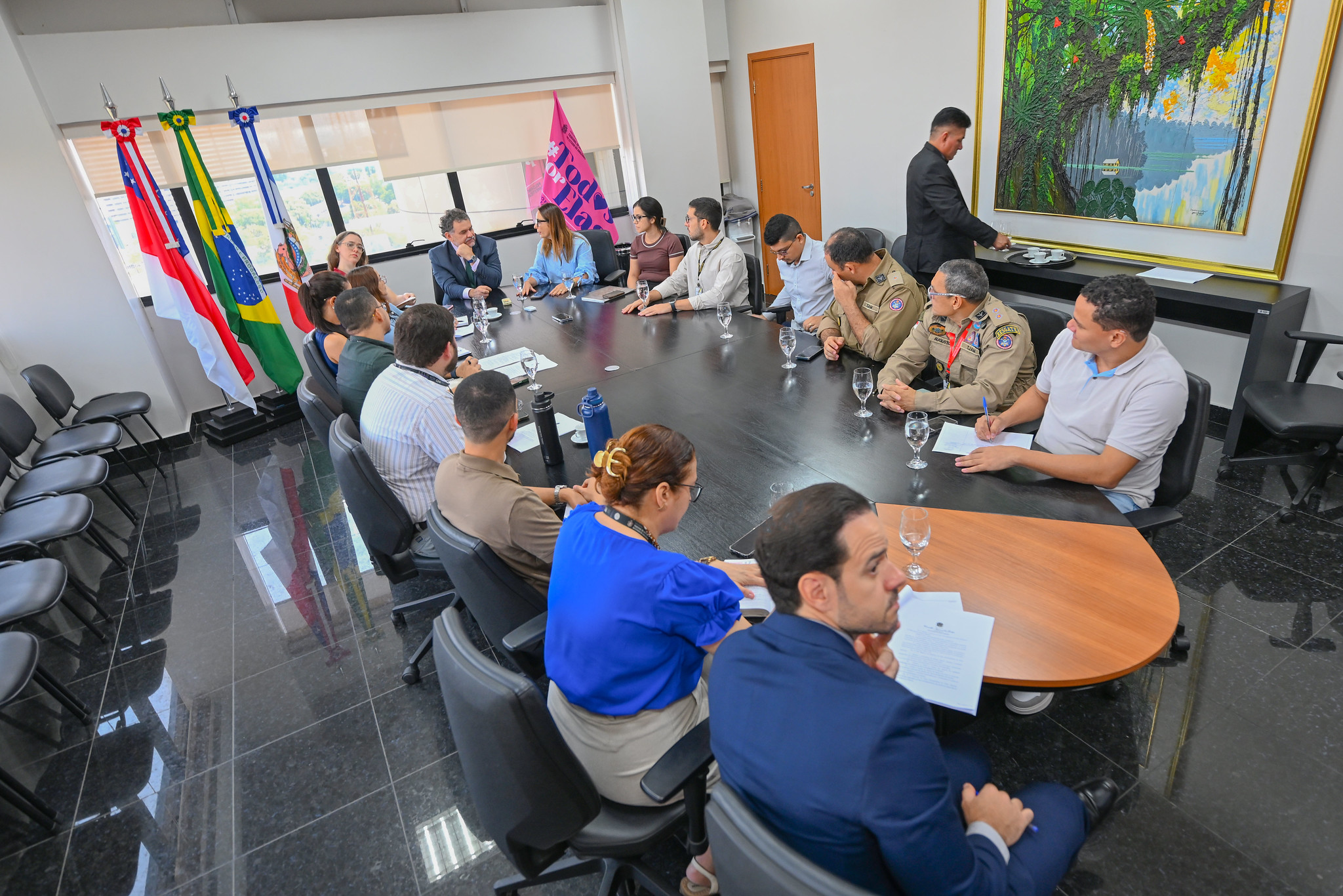Reunião dos setores administrativos do TJAM para discutir aplicação da Resolução n.º 646/2025-CNJ