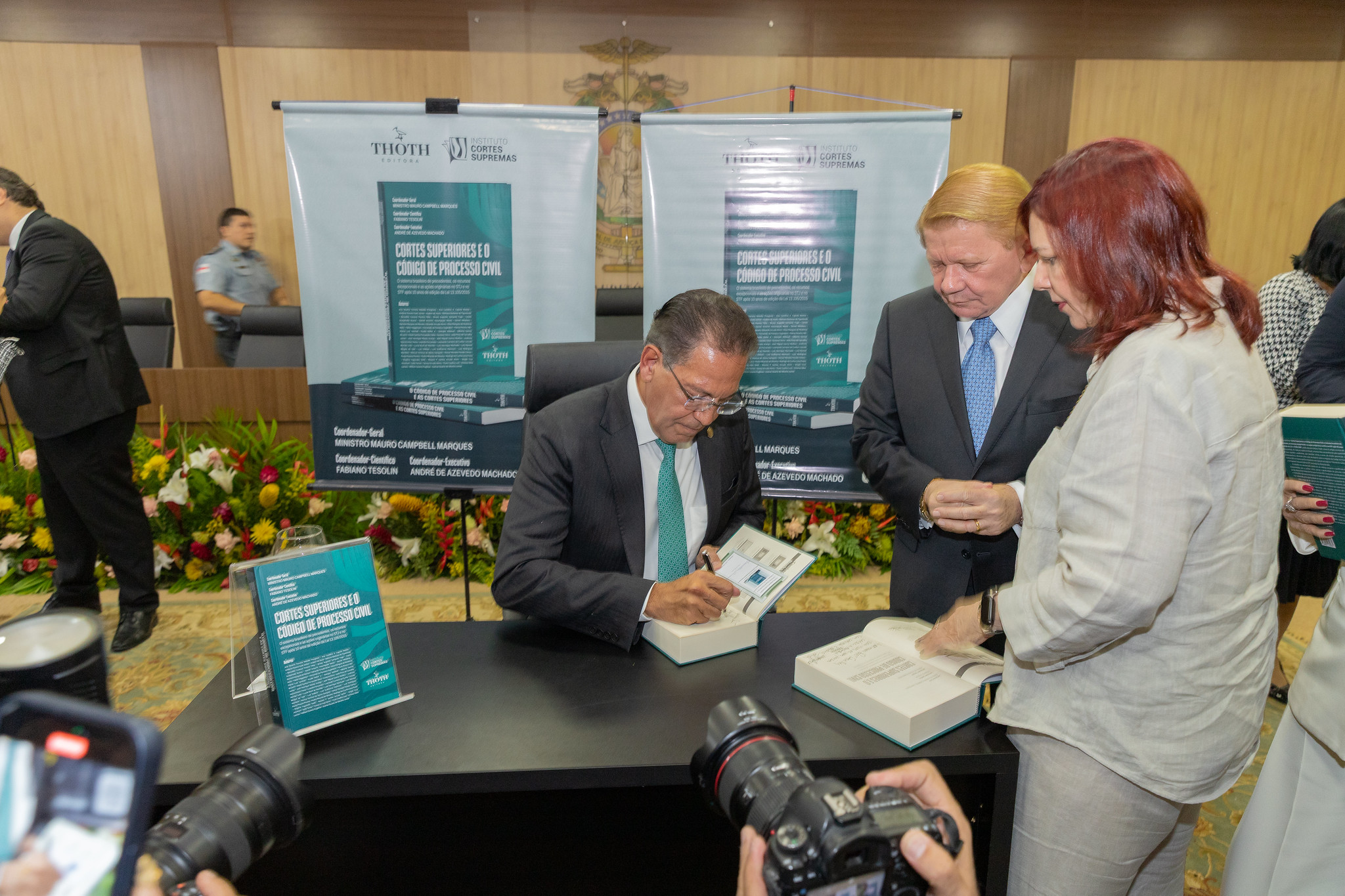 Lançamento do livro com coordenação geral do ministro Mauro Campbell 1