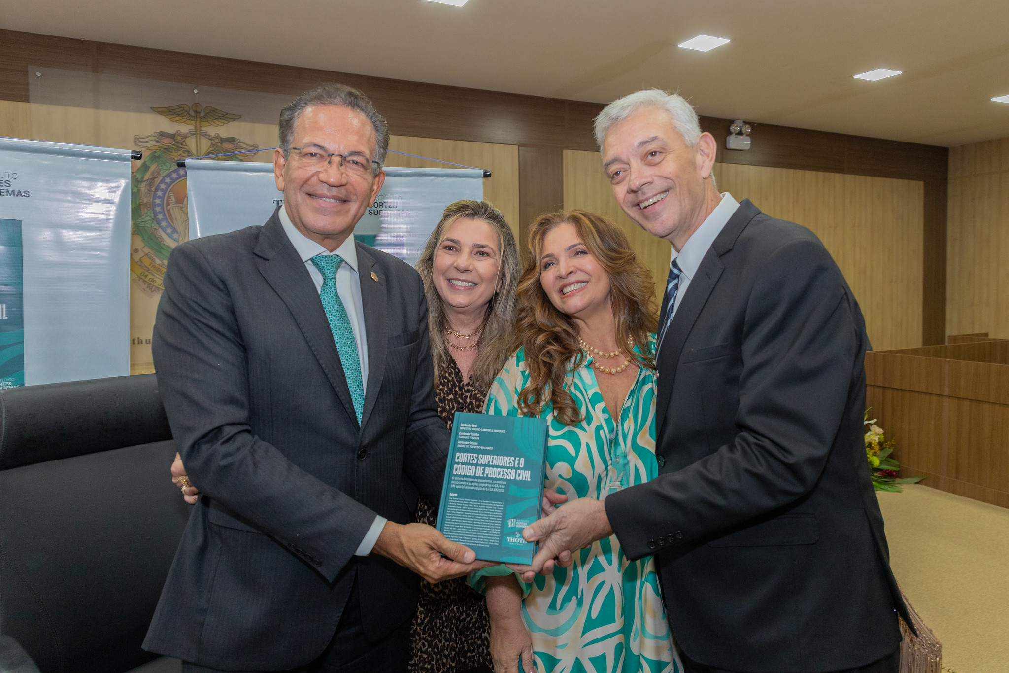 Lançamento do livro com coordenação geral do ministro Mauro Campbell 2