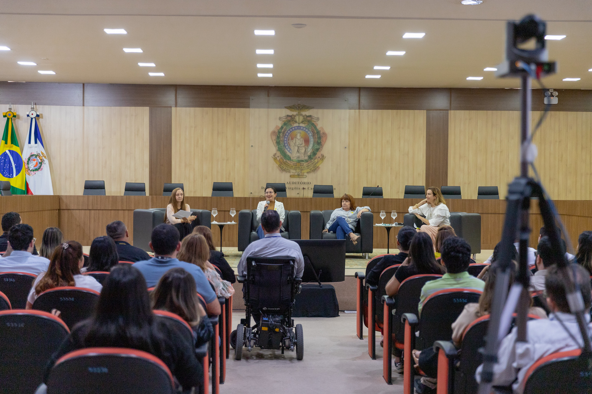 Roda de Conversa com magistrados e servidores com temas do setembro amarelo 1