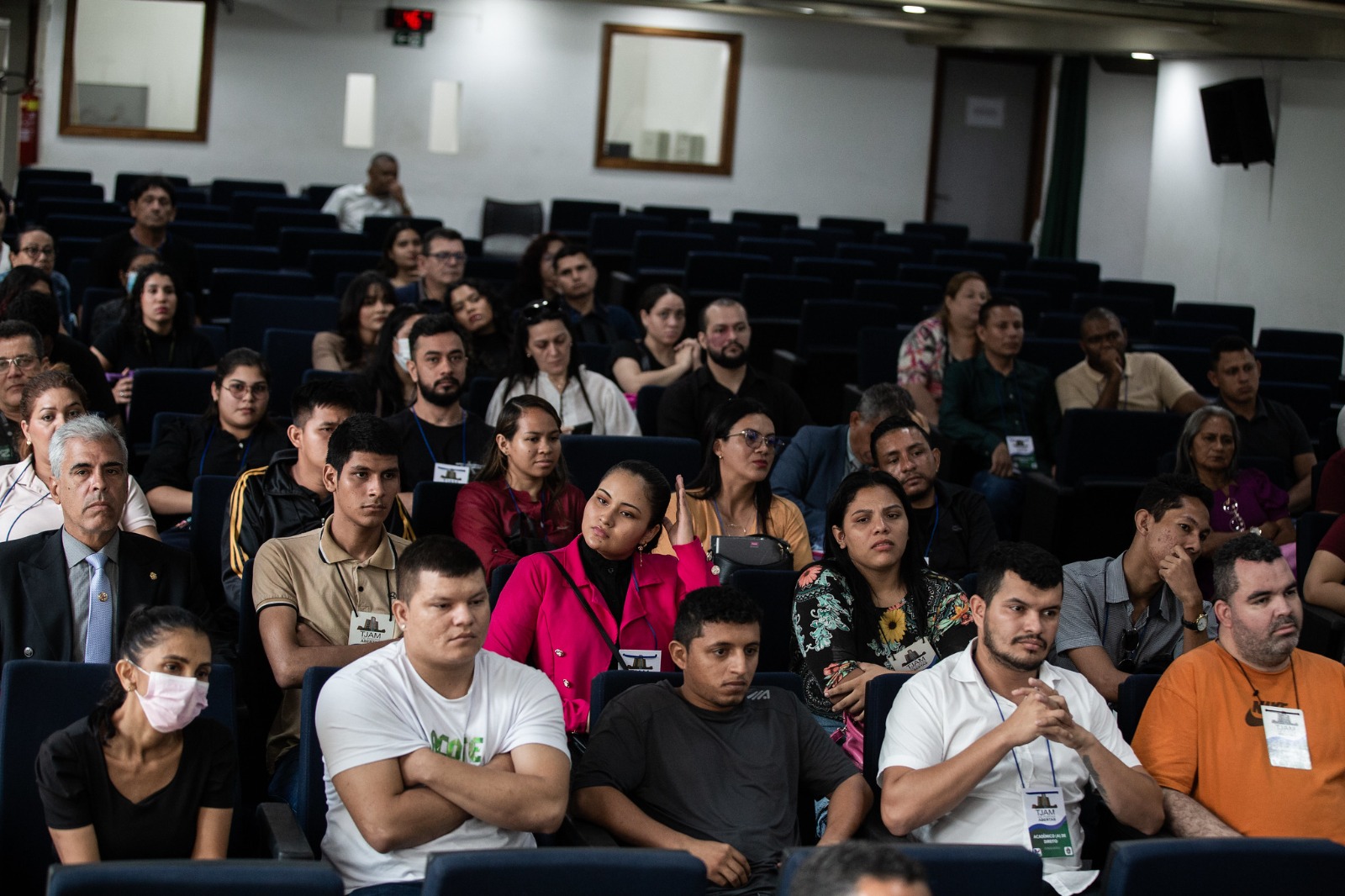 Imagem mostra plateia durante o projeto Portas Abertas