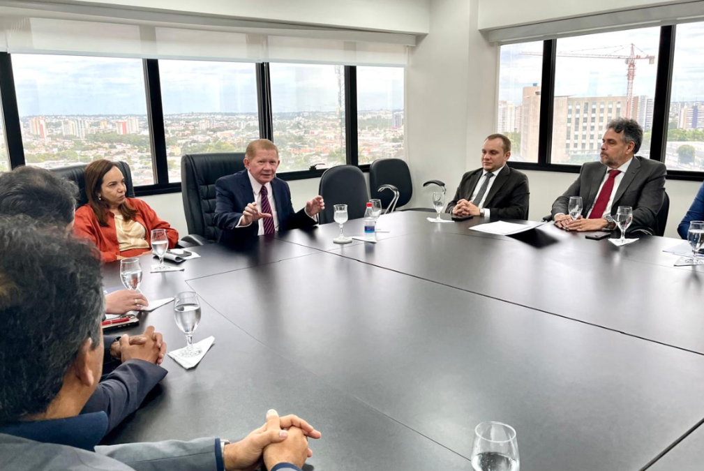Corregedor-geral de Justiça do Amazonas e presidente da Comissão de Gestão de Tecnologia da Informação e Comunicação do TJAM reúnem-se com representantes da PGE e PGM