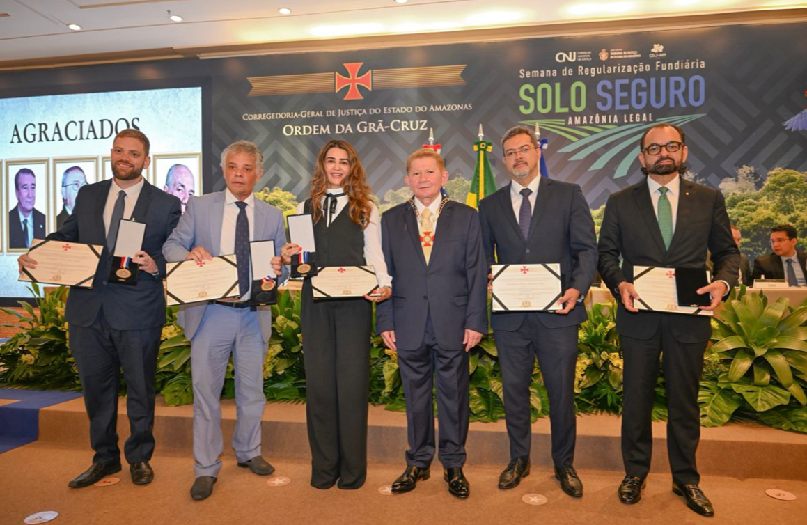 CGJ-AM realiza solenidade de outorga da Medalha da Ordem da Grã-Cruz prestando homenagem in memoriam a corregedores-gerais de Justiça já falecidos