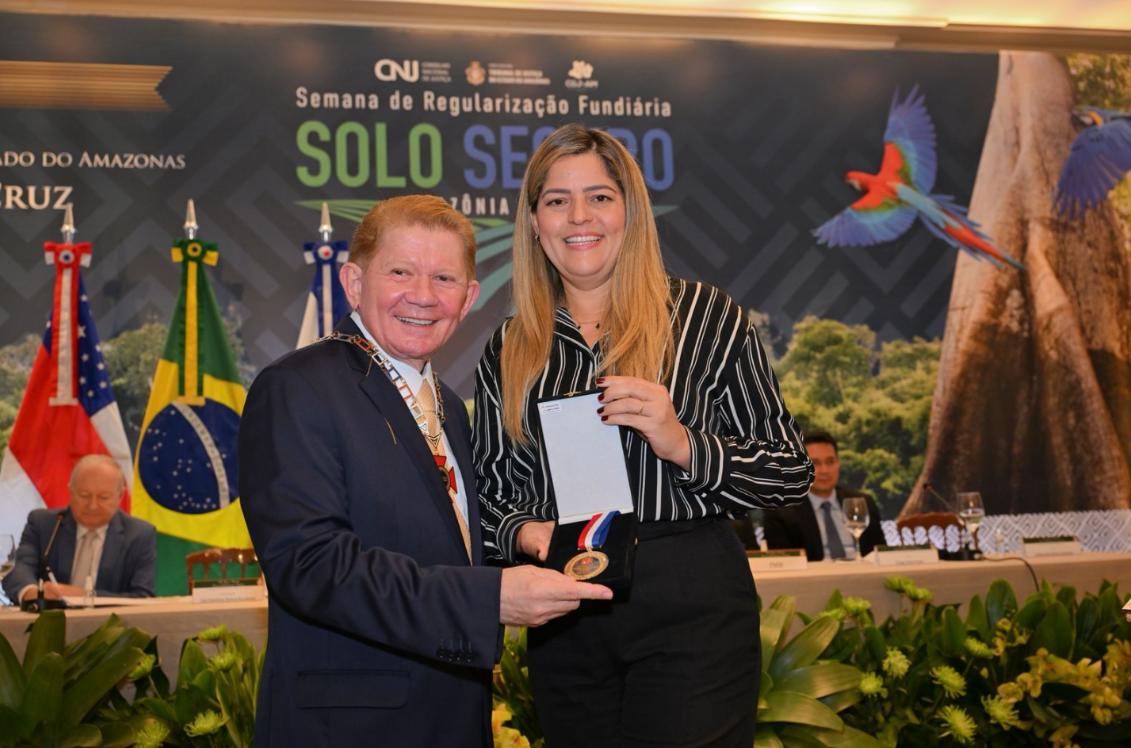 Outorga da Medalha da Ordem da Grã Cruz In Memoriam 8