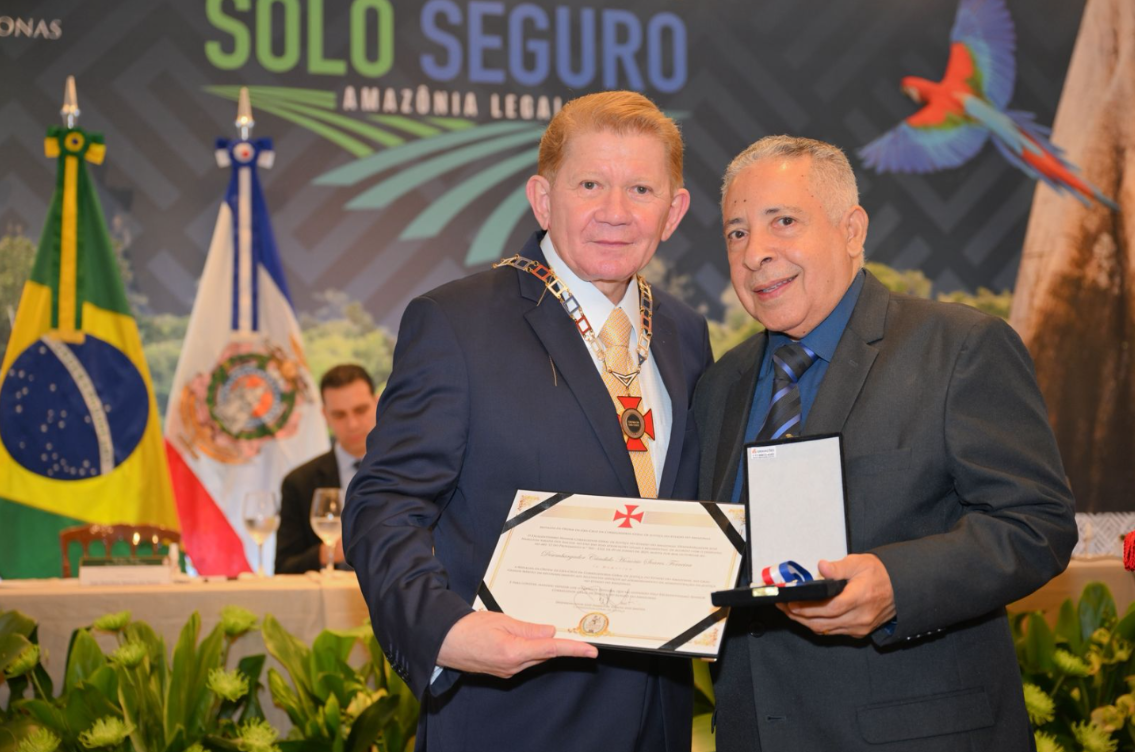 Outorga da Medalha da Ordem da Grã Cruz In Memoriam 9