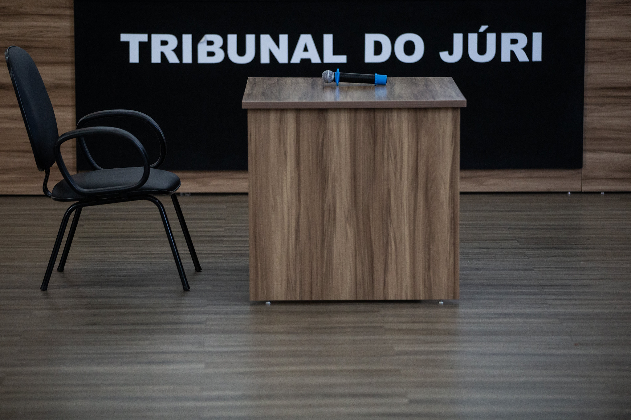 Foto do Plenário do Tribunal do Júri