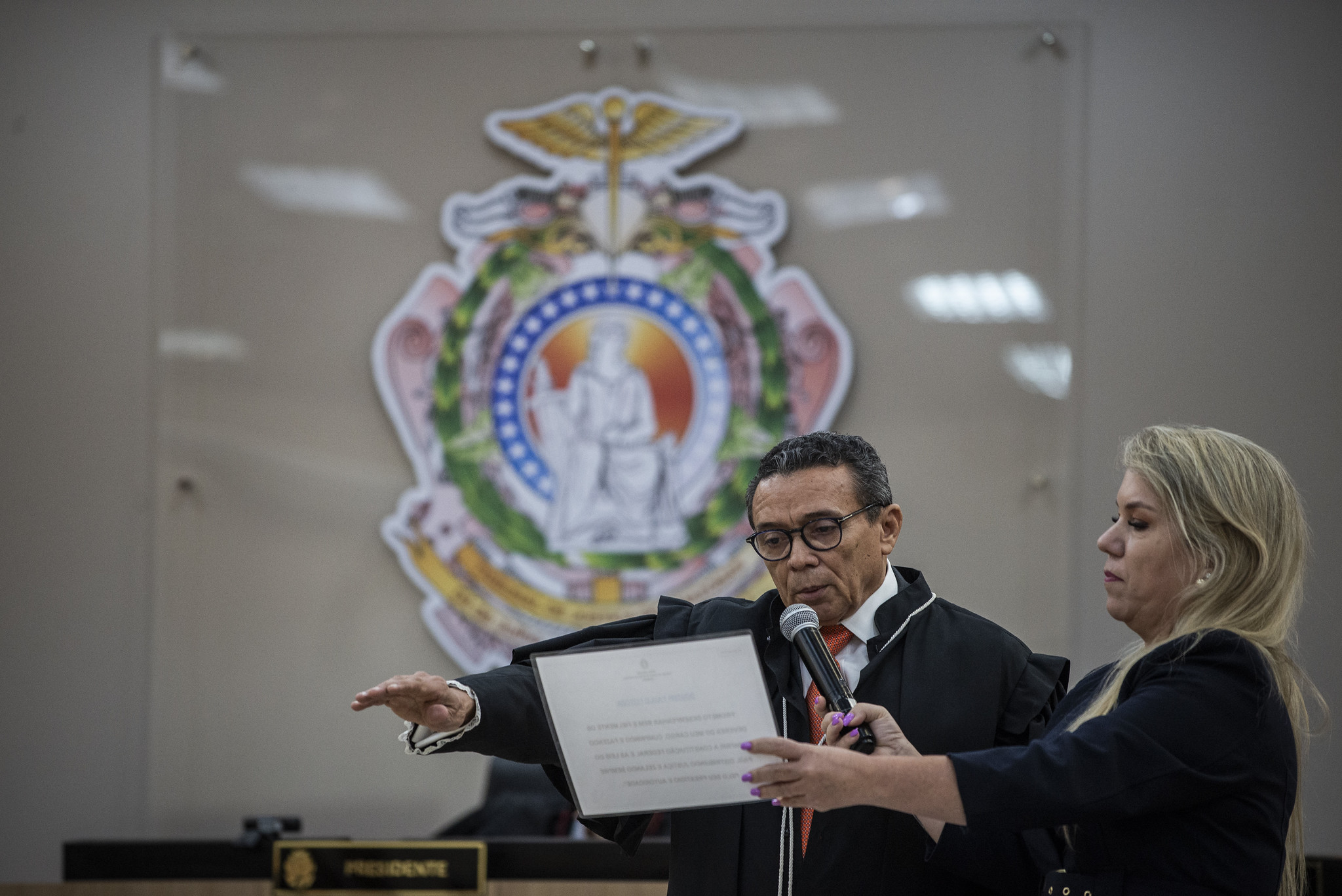 Paulo Feitoza presta o compromisso após ser eleito desembargador
