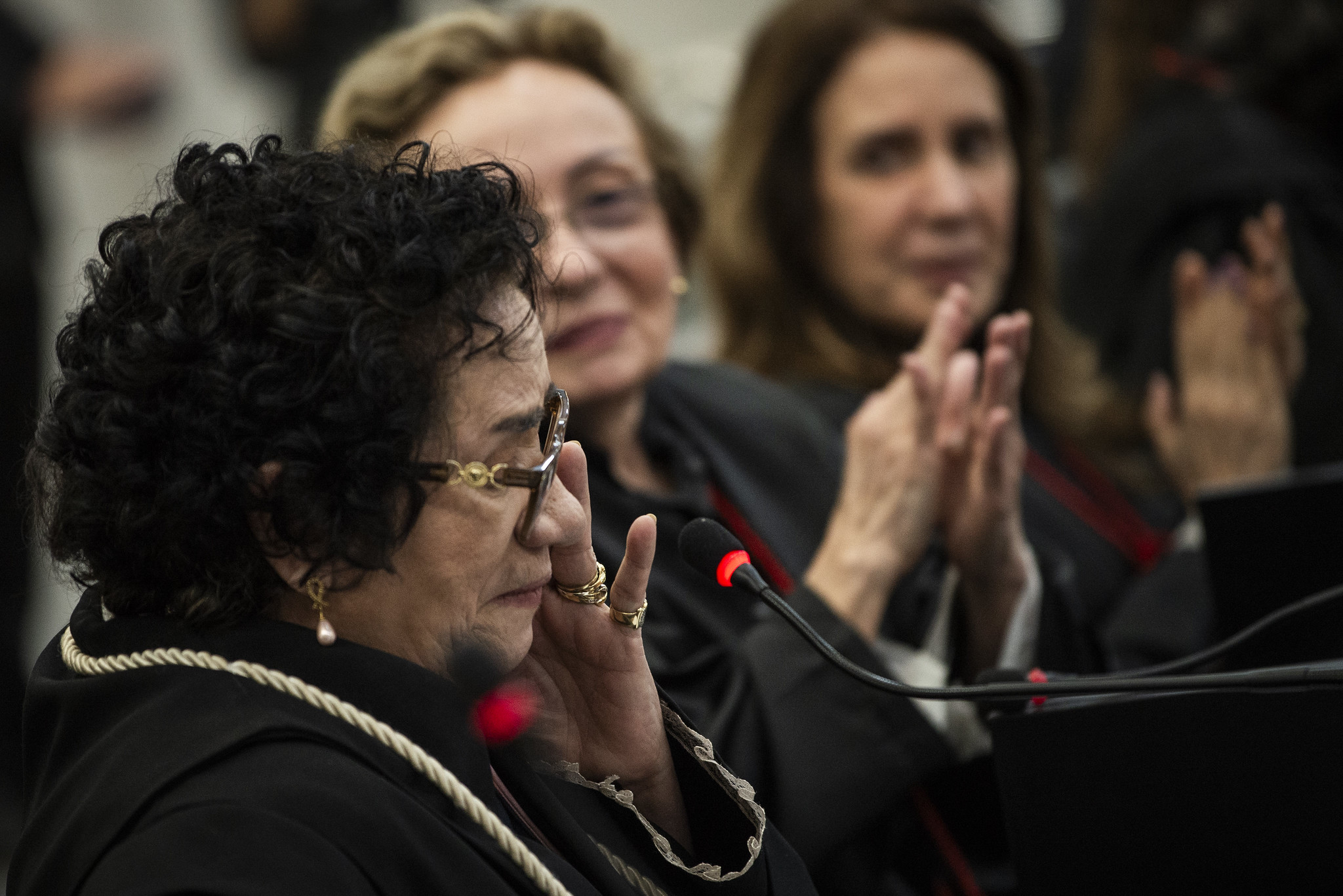 Ana Diógenes se emociona ao ser eleita nova desembargadora do TJAM