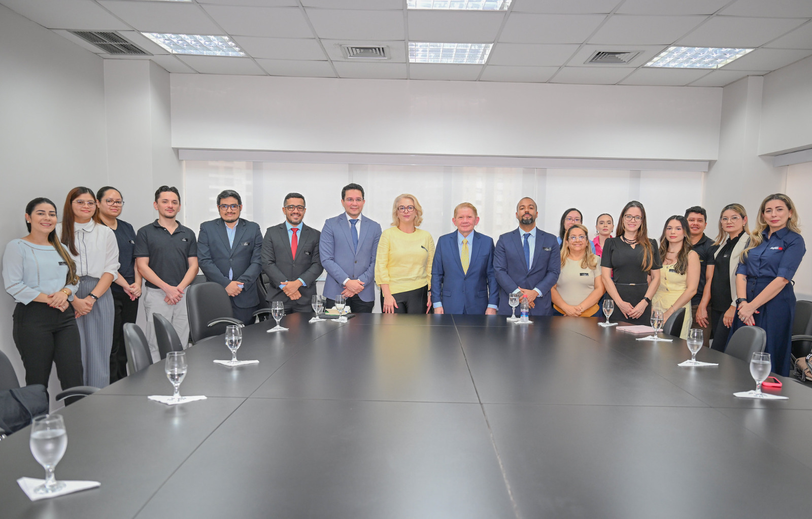 Capacitação de representantes de cartórios extrajudiciais com a presença do corregedor do TJAM 1