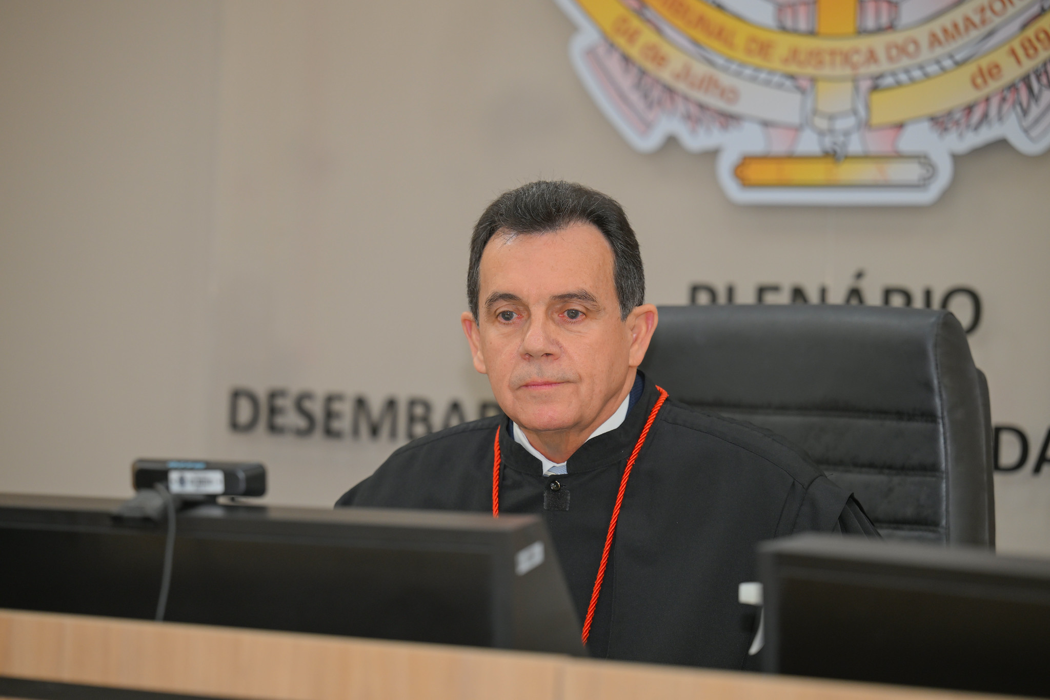Magistrado analisa processo em julgamento