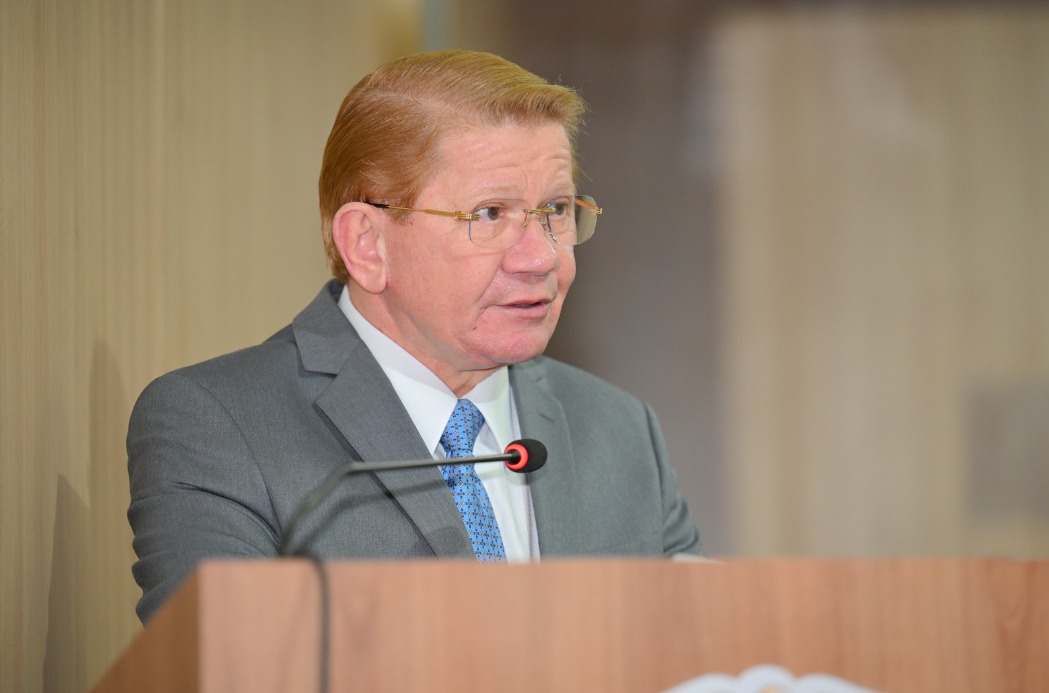 Foto mostra o corregedor-geral de Justiça do TJAM, desembargador José Hamilton Saraiva