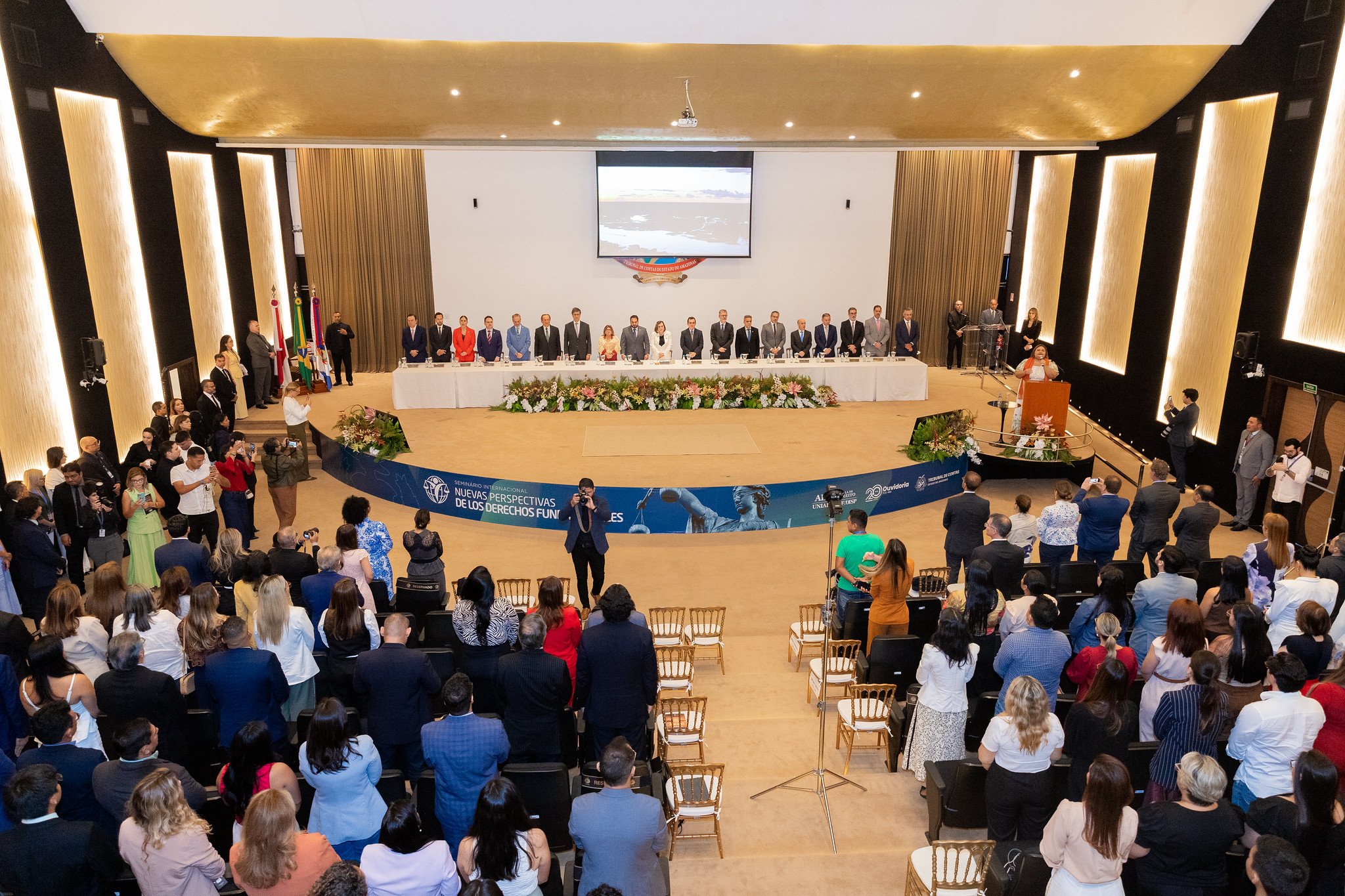 Foto mostra visão geral do Seminário Internacional “Novas Perspectivas dos Direitos Fundamentais” realizado pelo TCE