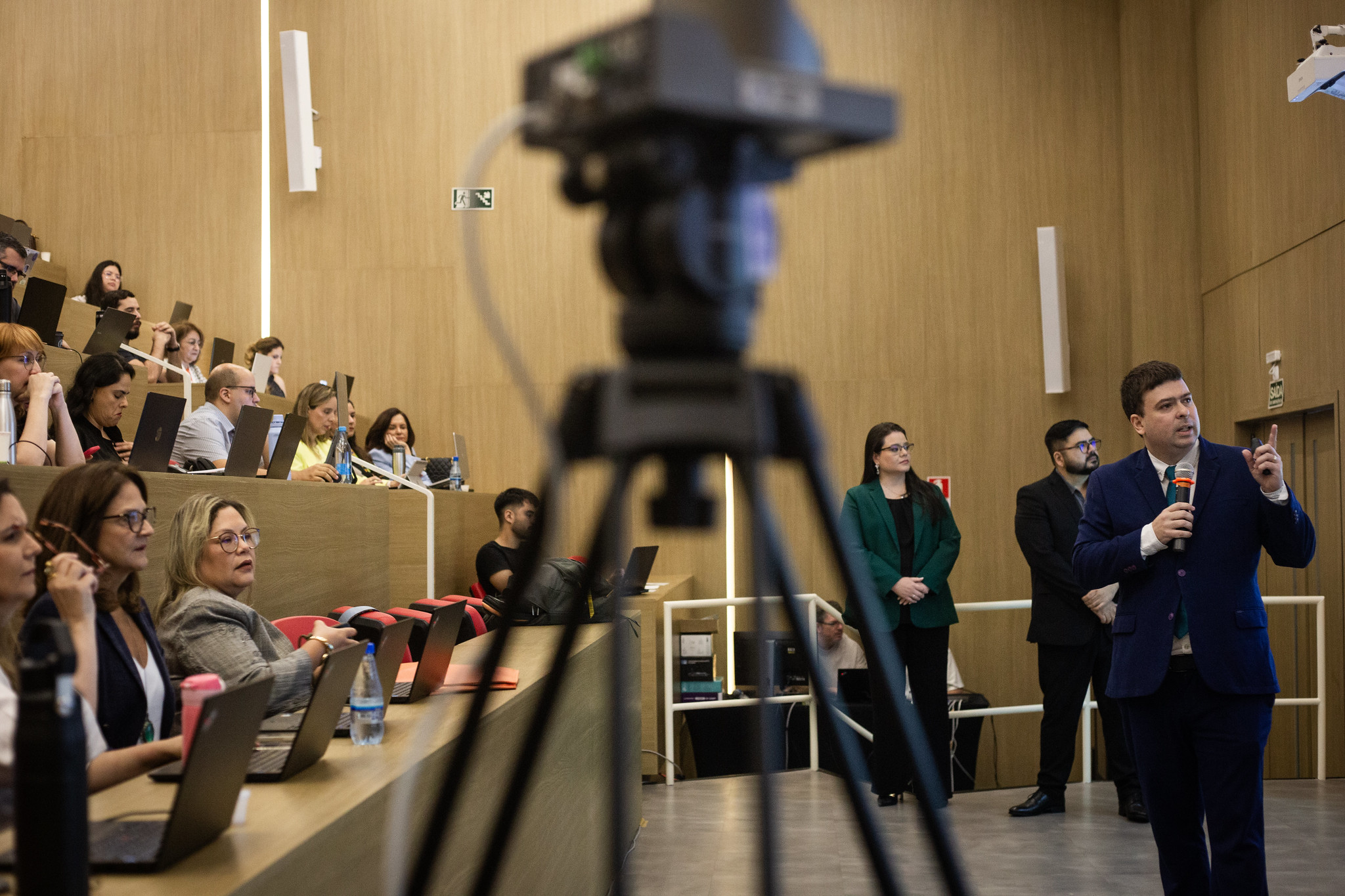 55119271163 ee7be209ea k