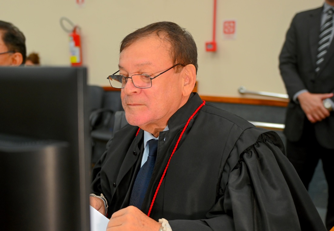 Des. Anselmo Chixaro 