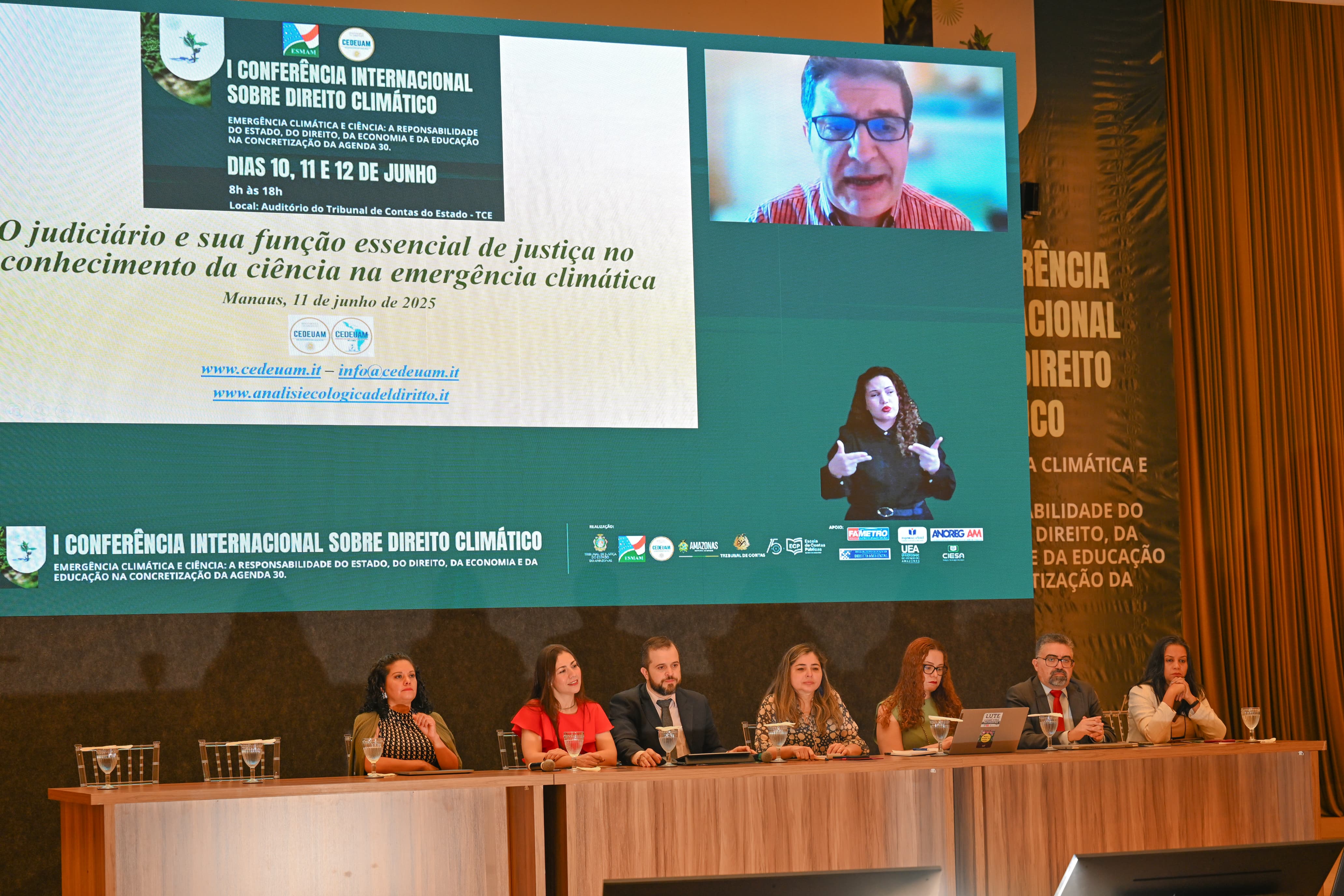 Segundo dia da Conferência do Clima discute assuntos como a economia, a política e a questão de refugiados climáticos