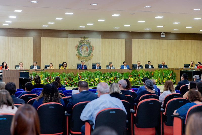 Escola da Magistratura do Amazonas outorga Medalha do Mérito Acadêmico a autoridades, professores e servidores