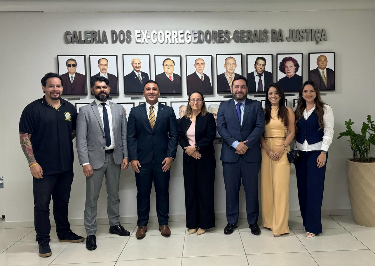 Foto CGJ AM em visita técnica ao TJTO 1