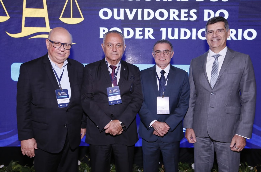 Ouvidores